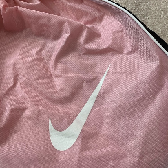 pink nylon nike drawstring bag - Picture 3 of 4
